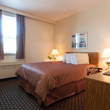 Assiniboine Gordon Inn On The Park Winnipeg Bagian luar foto