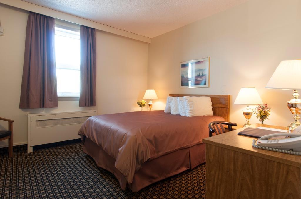 Assiniboine Gordon Inn On The Park Winnipeg Bagian luar foto
