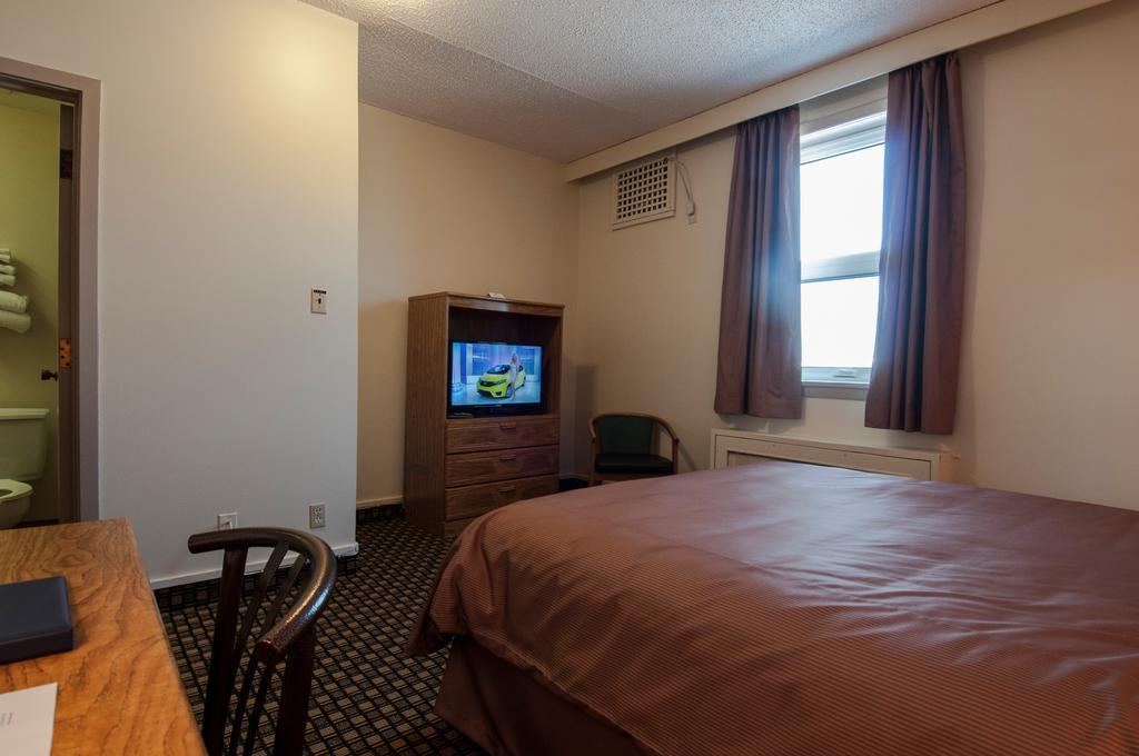 Assiniboine Gordon Inn On The Park Winnipeg Bagian luar foto